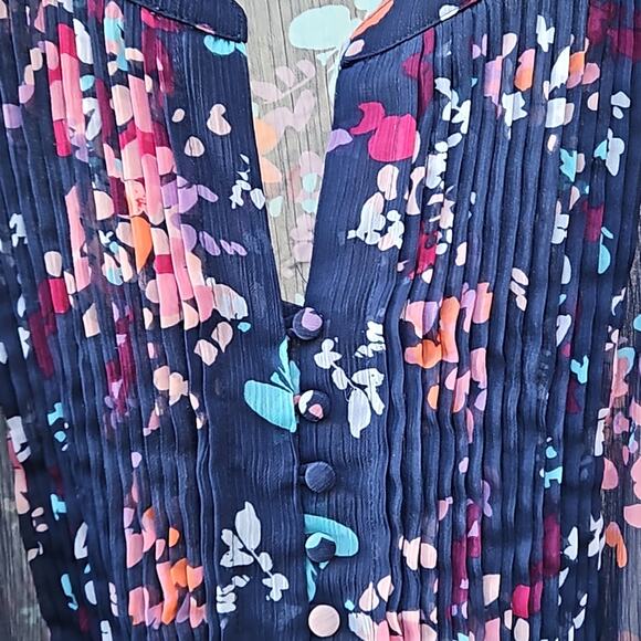 A.N.A. navy blue floral top Size LP - Picture 6 of 12